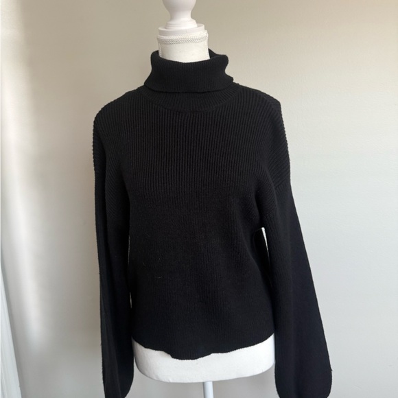 Mi Ami Classic Black Turtleneck Sweater - Picture 1 of 3